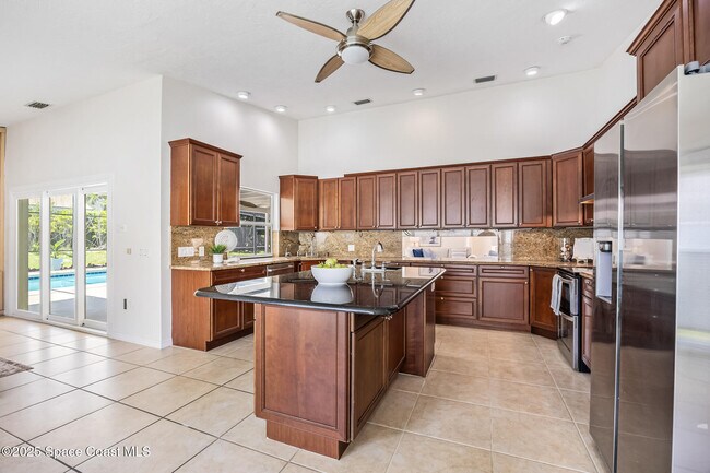 Building Photo - 3070 Rio Plumosa N