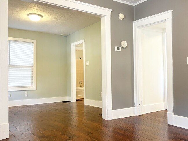 Building Photo - Alcoa 37701 - 3 bedroom 2 bath - call Jere...