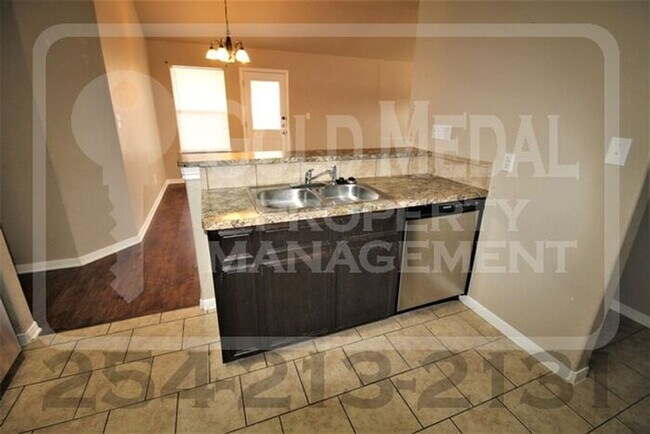 Building Photo - 1106 Grace Point Dr