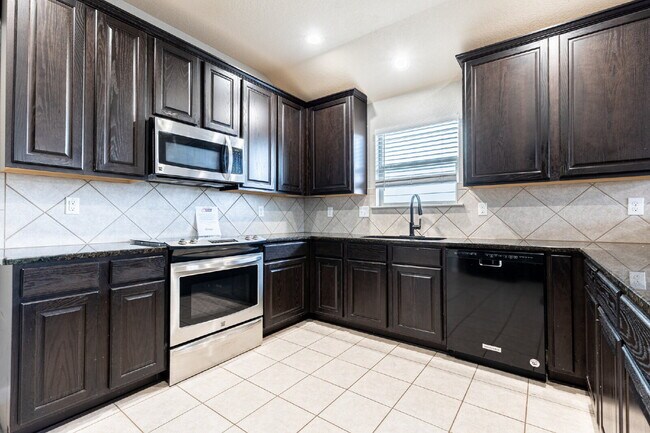 Building Photo - 5815 Southern Knoll