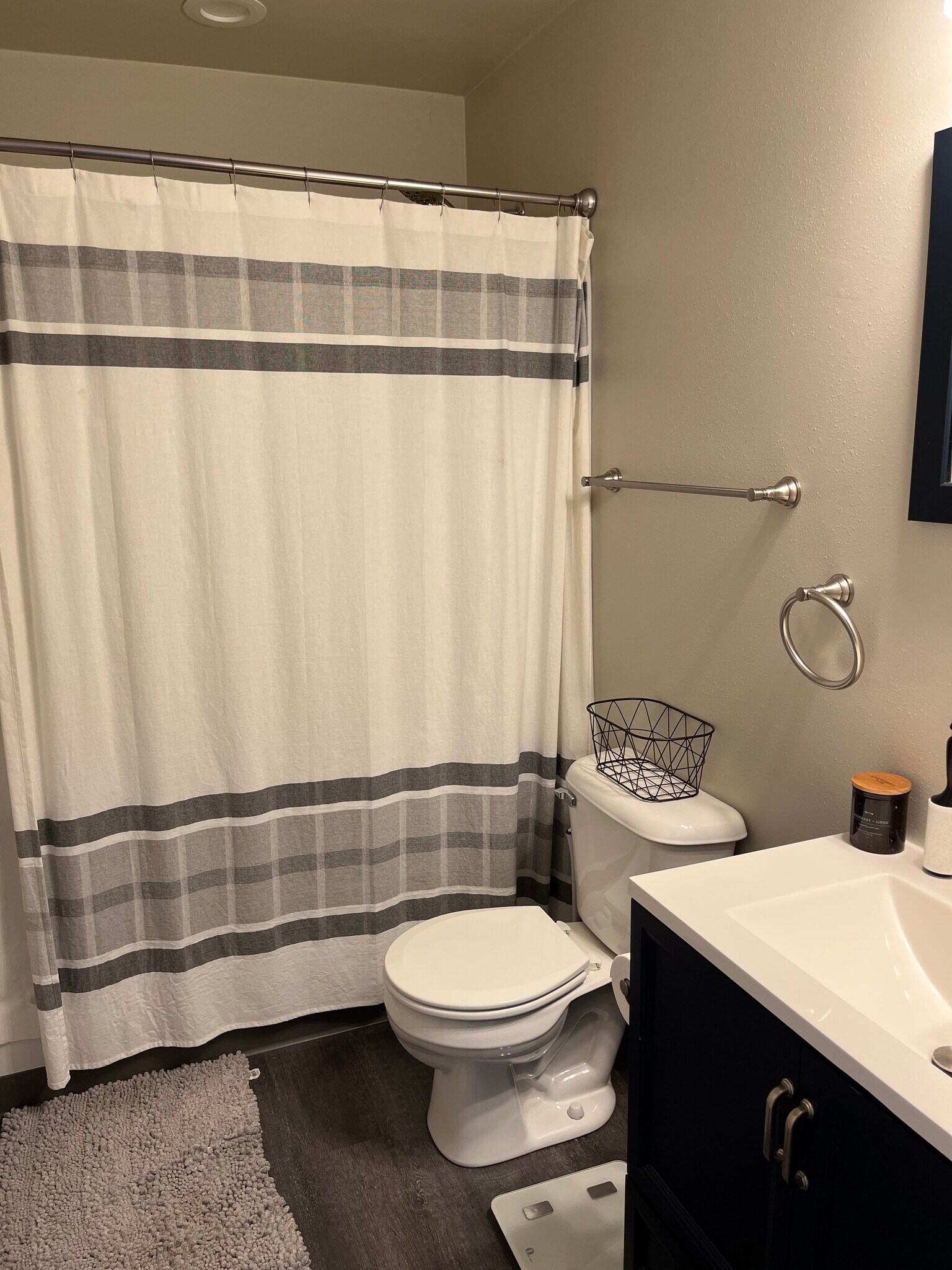 Building Photo - 434 S Jackson St