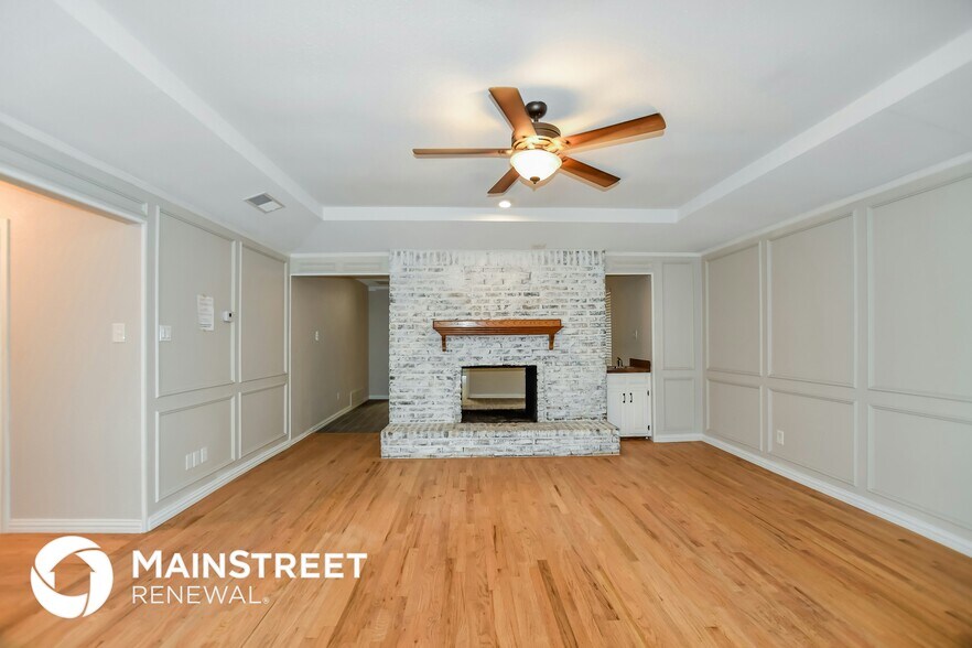 Building Photo - 5401 Edgewater Cir