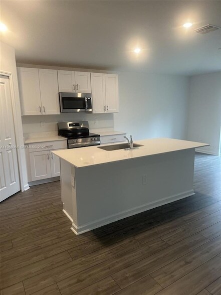 Building Photo - 8934 NW 135th Ave