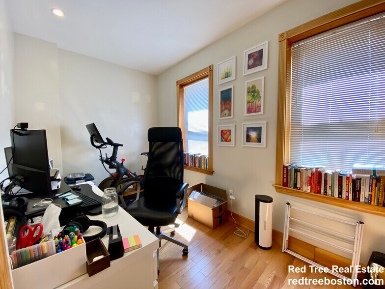 Building Photo - 11 Tabor Pl