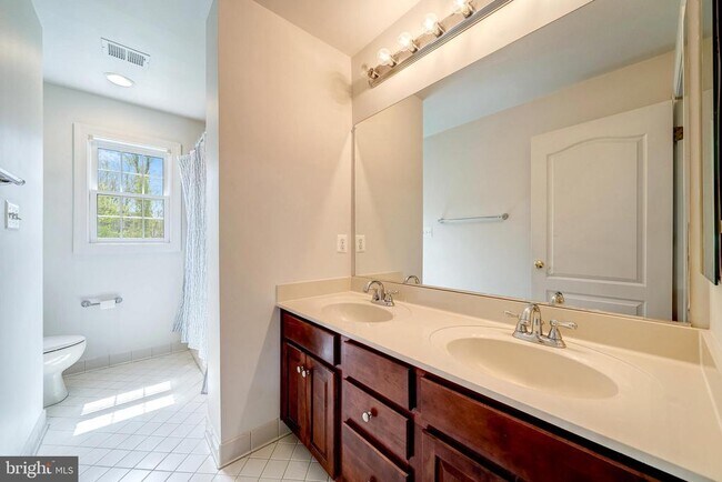 Building Photo - 40456 Lenah Run Cir