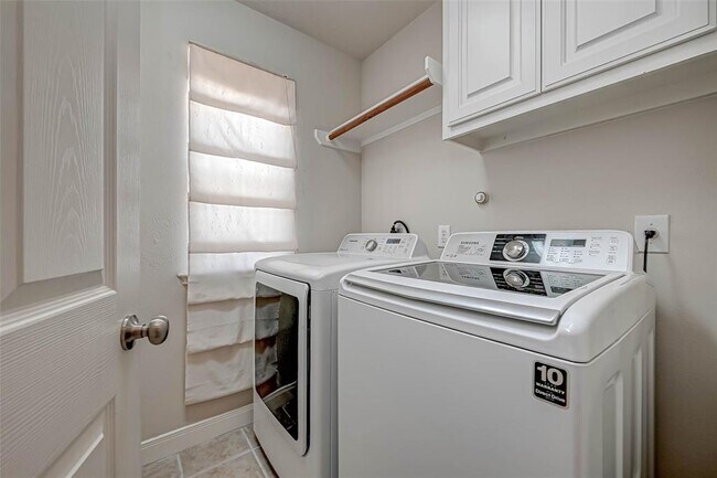 Building Photo - 1304 Cohn St