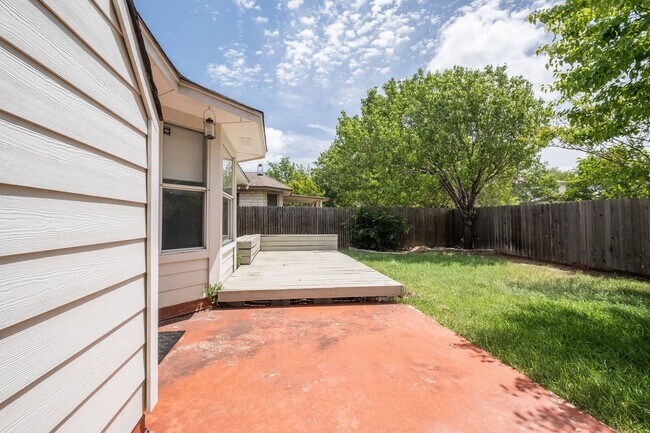 Building Photo - Beautiful & Convenient 3 Bedroom, 2 Bath Home in North Austin