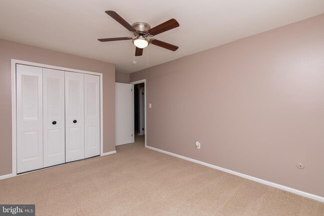 Building Photo - 322 Kings Croft Dr