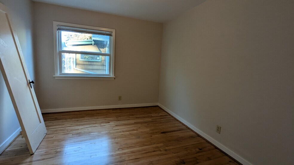 Building Photo - 3513 SE 43rd Ave