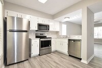 Building Photo - 610 SW 11th Ln