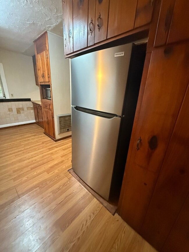 Building Photo - Sunrise Ranch