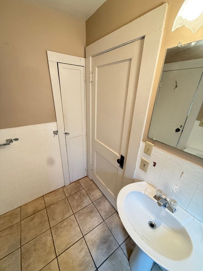 Building Photo - 2 Bed 1 Bath Springfield, MO