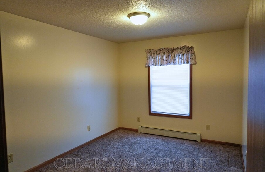 Main Bedroom - 12 Cedars