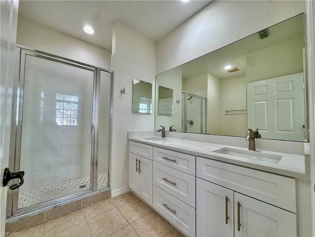 Building Photo - 3255 Tamara Dr