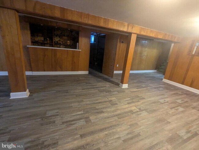 Building Photo - 1330 Park Ave