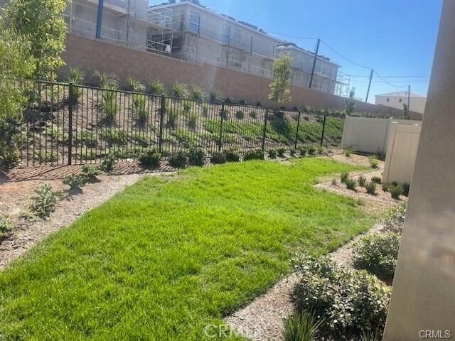 Building Photo - 2058 Bergamot St