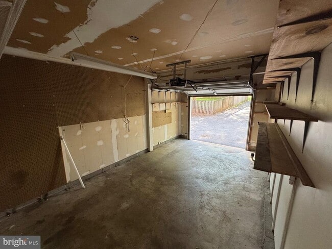 Building Photo - 12827 Framingham Ct