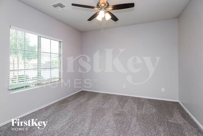 Building Photo - 5401 W Victory Way