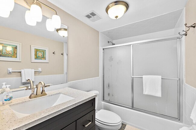 Building Photo - 11 Oceanside Dr