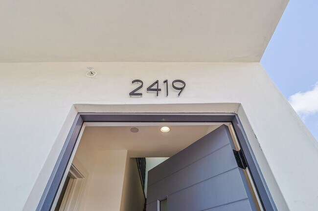 Primary Photo - 2419 Carmona Ave