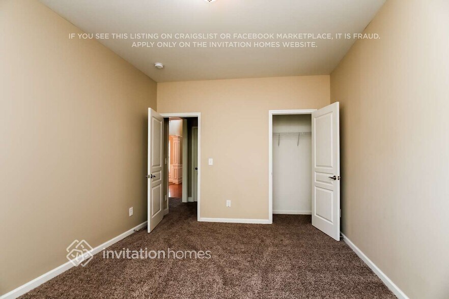 Building Photo - 505 Lakeside View