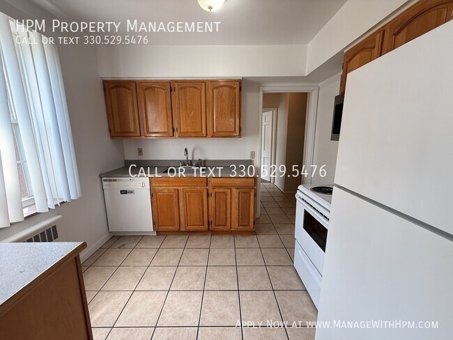 Building Photo - 3270 Warrensville Center Rd