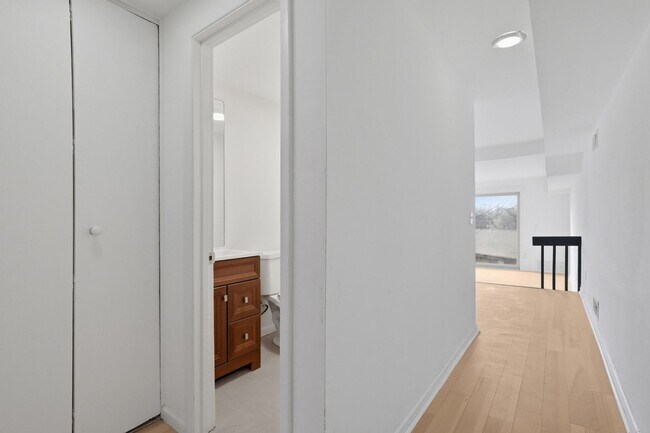 Building Photo - Now Pre-Leasing for April – August 2026: Fully Renovated 1BR Overlooking Riverview Park