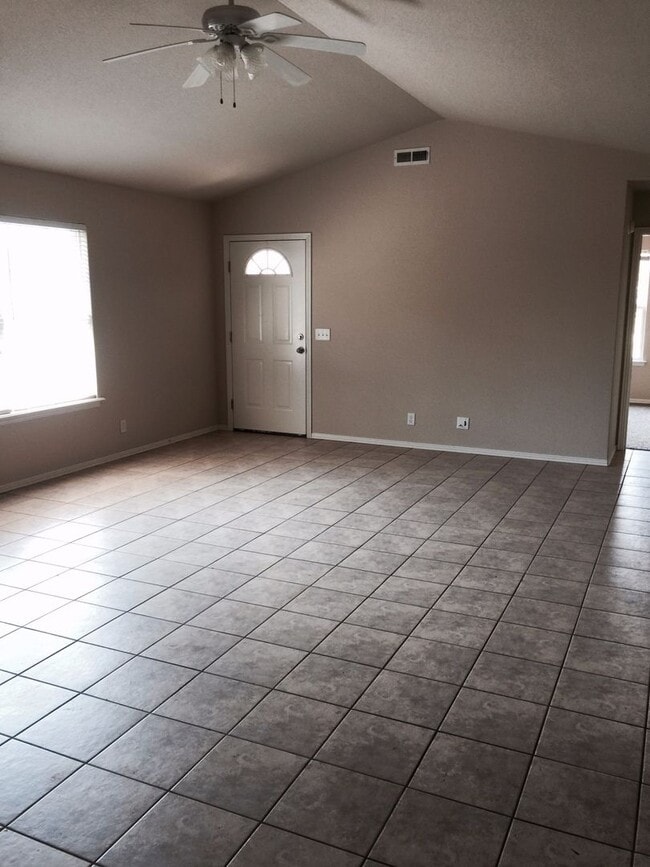 Building Photo - 780 Appleridge Dr