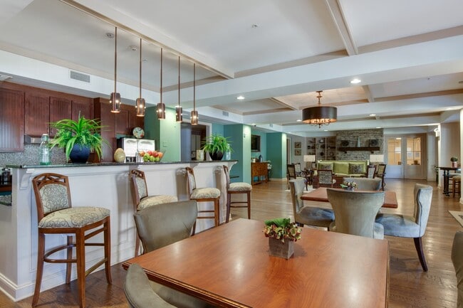 Building Photo - The Retreat at Renaissance