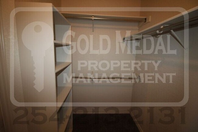 Building Photo - Lisa Lane Living – Simple, Smart & Ready for You!