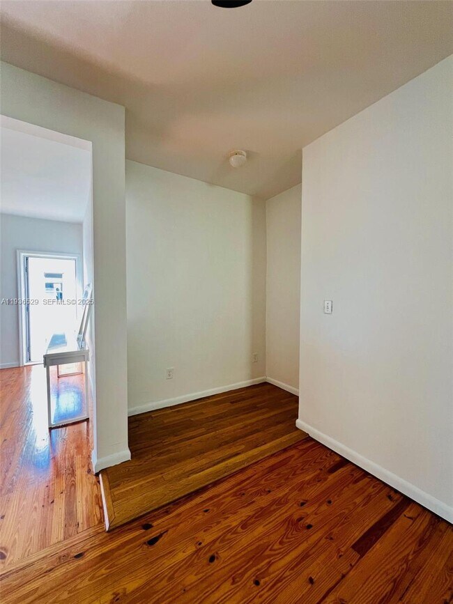 Building Photo - 1606 Jefferson Ave