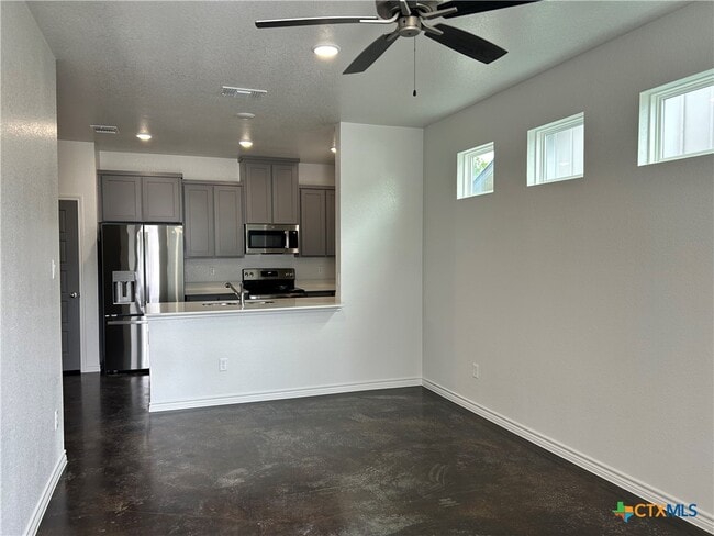 Building Photo - 315 Riptide Rd
