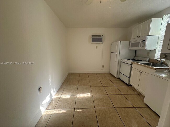 Building Photo - 559 NW 44th St
