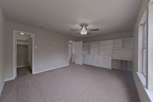 Building Photo - 20206 Lake Sherwood Dr