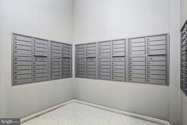 Building Photo - 157 Fleet St