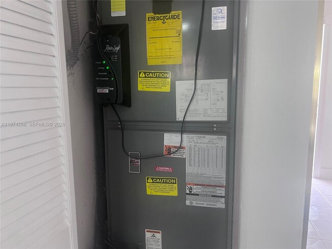 Building Photo - 26120 SW 130th Ave