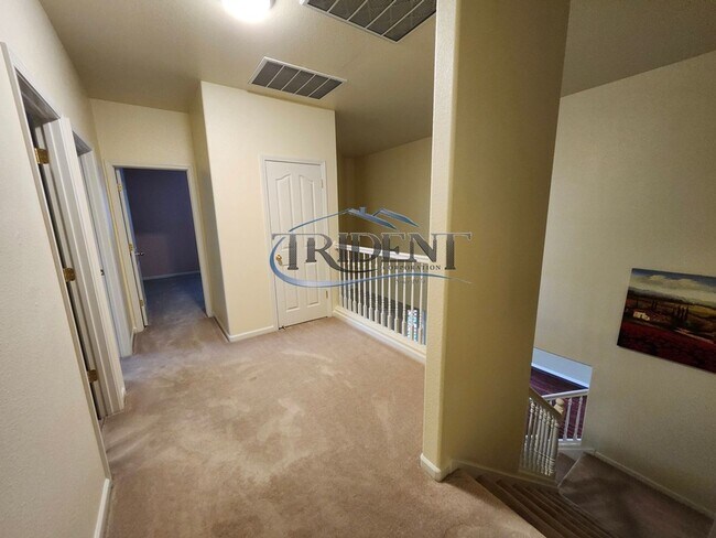 Building Photo - 4 bedroom 3 bath near schools and parks