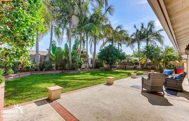 Building Photo - Beautiful 3Bdm 2Ba Unfurnished Home with Lush Backyard in Vista!