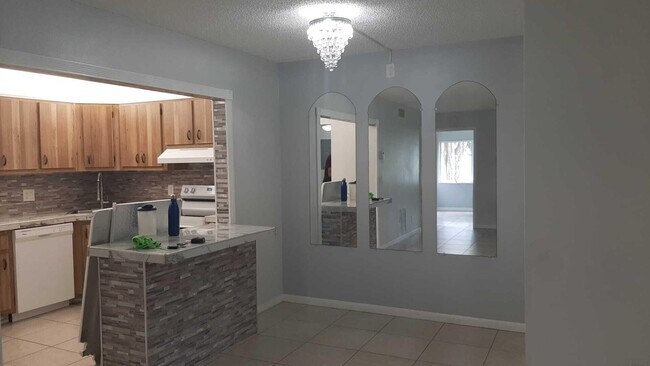 Building Photo - 5990 Pine Cone Ct