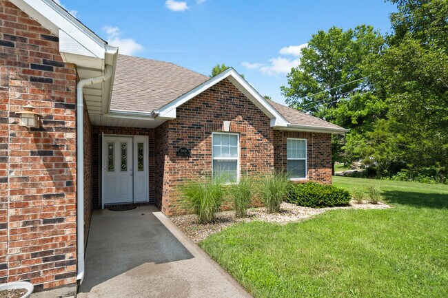 Building Photo - 5909 Kelsey Dr