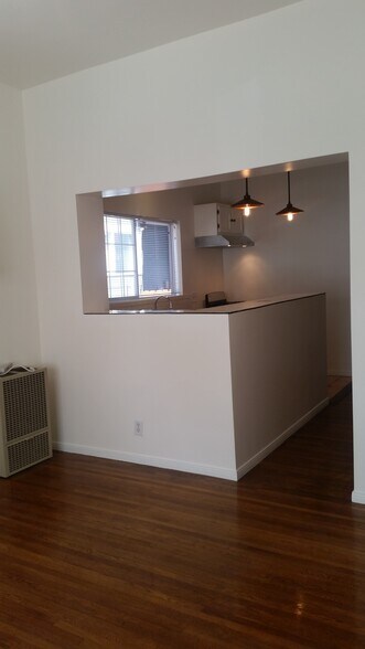 Building Photo - 837 N La Fayette Park Pl