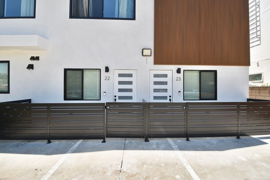 Building Photo - 849 N McCadden Pl