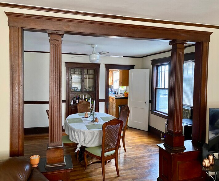 Building Photo - 171 Hillside St