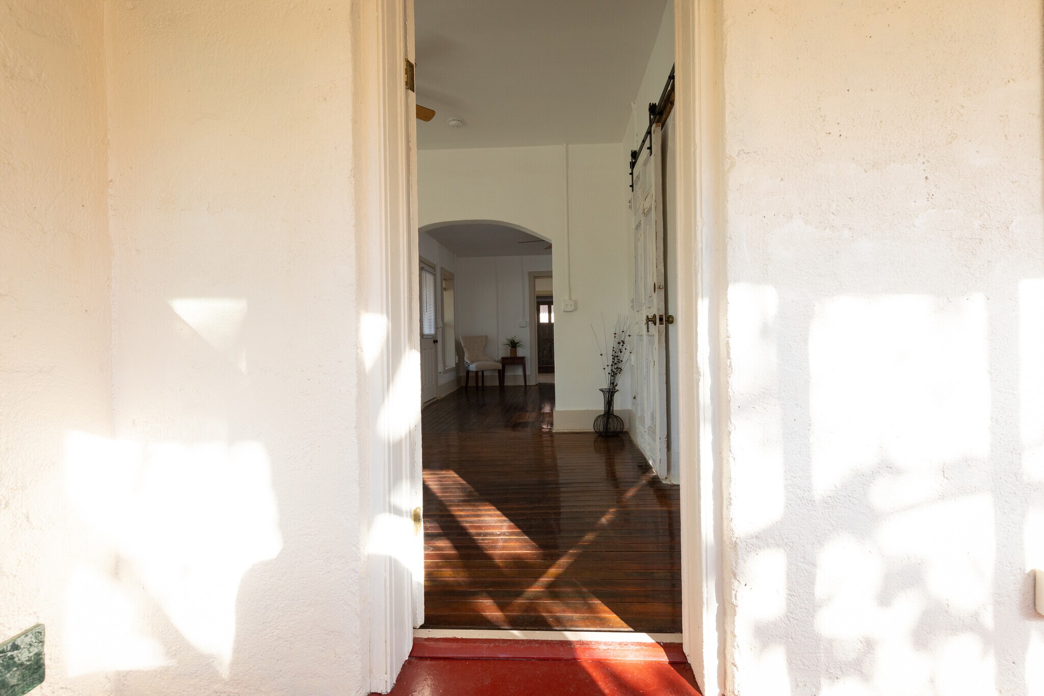 Building Photo - 105 E 2nd St