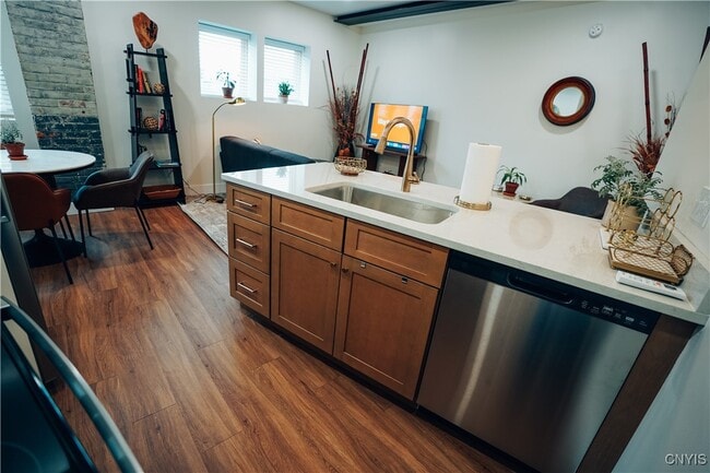 Building Photo - 110 Hotel St