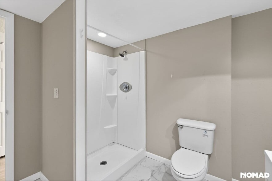 Building Photo - 1685 S Kenton Way