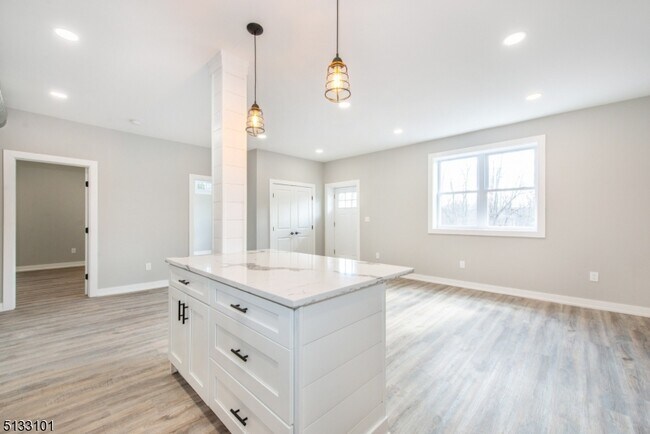 Building Photo - 31 Berkshire Valley Rd