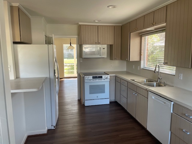 Kitchen with new stove/oven and dishwasher - 3706 Murworth Dr