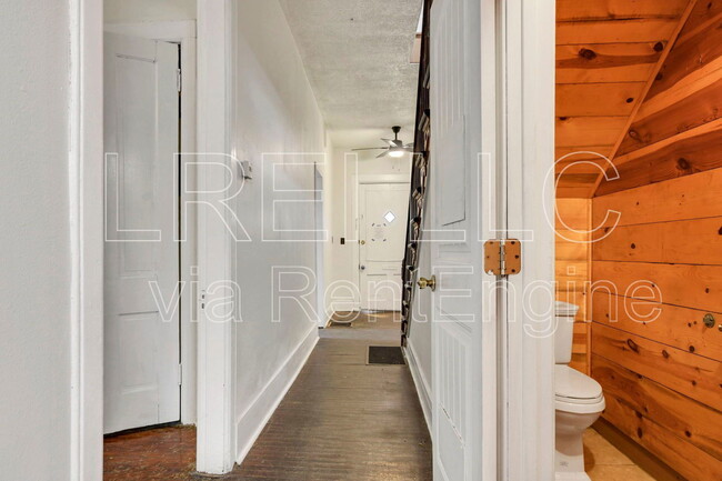 Building Photo - 1371 Olive St
