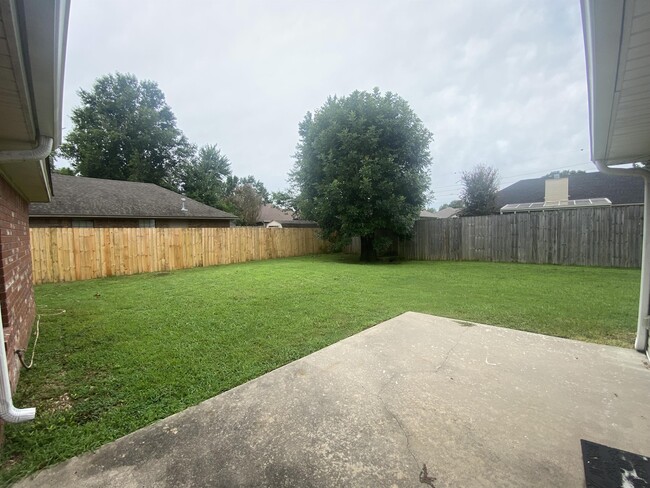 Building Photo - 8604 Timberlyn Way